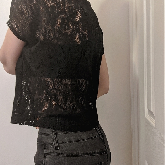 Forever21 Black Lace Crop Top - Picture 3 of 3